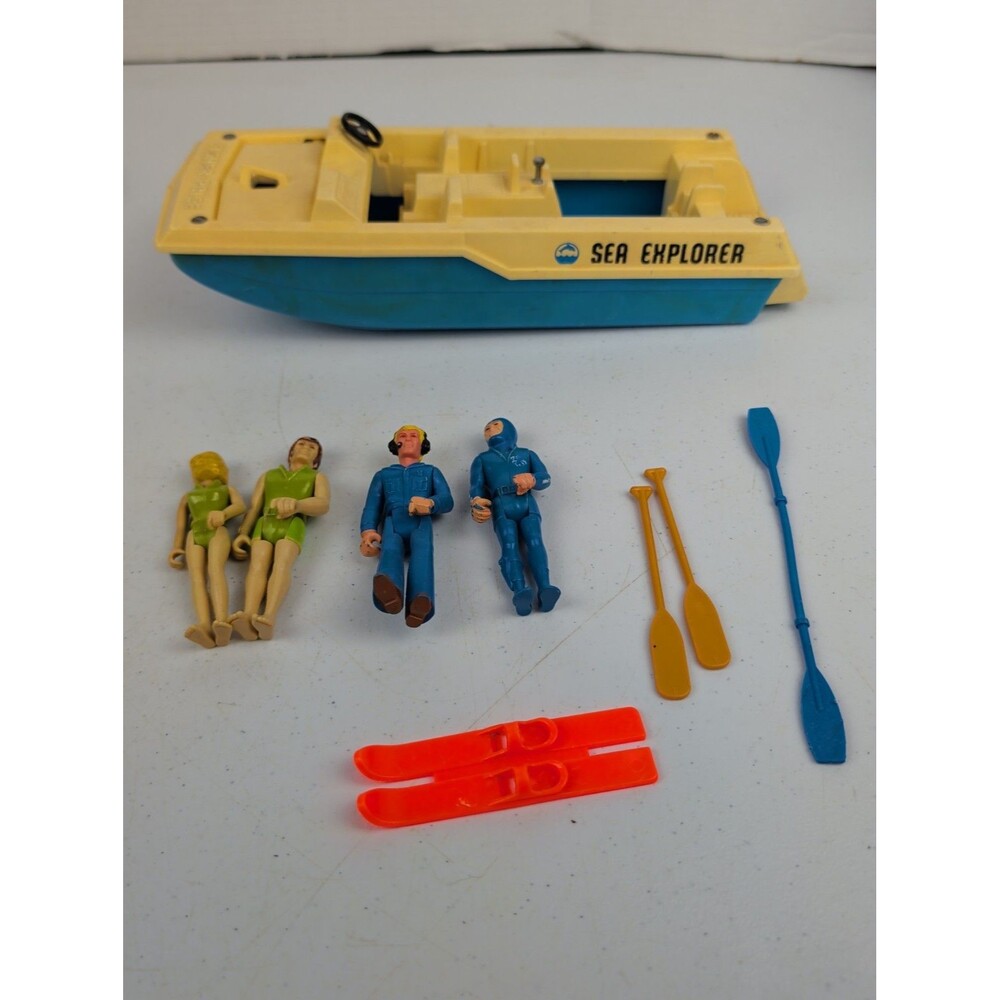 1976 Fisher Price Adventure People #310 Sea Explorer With 4 Figures And Accesso